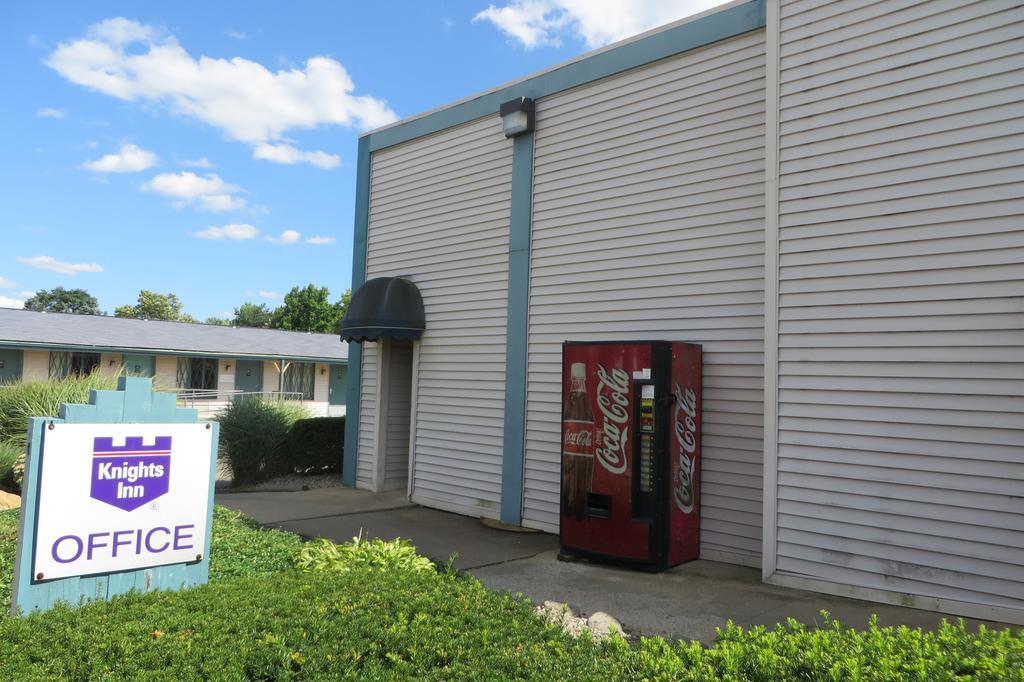 坎墩骑士酒店 坎顿 外观 照片